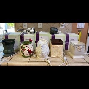 9 Scentsy warmers in Used but working condition.